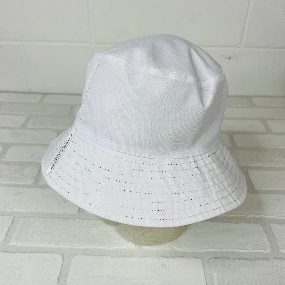 Alice + Olivia Reversible Bucket Hat Black White Daisy Floral Sun Hat